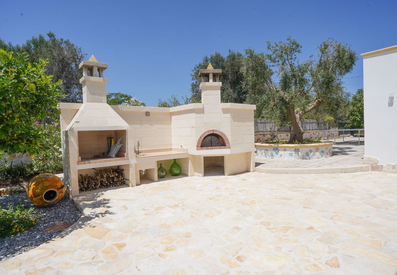 Trullo in San Michele Salentino - trullo lantane by Pugliadamre