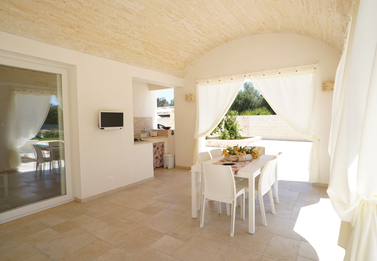 Trullo in San Michele Salentino - trullo lantane by Pugliadamre