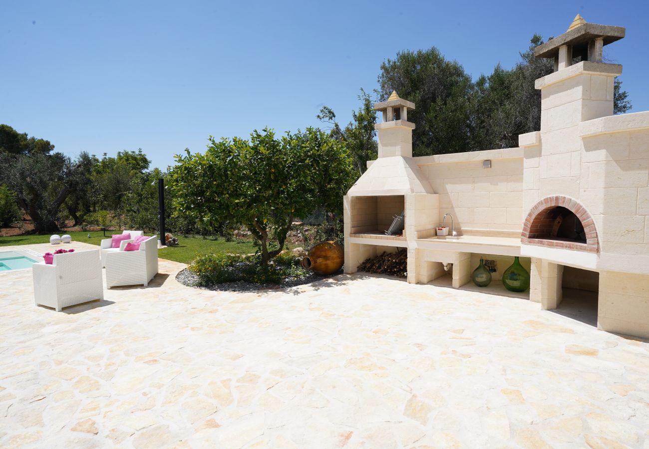 Trullo in San Michele Salentino - trullo lantane by Pugliadamre