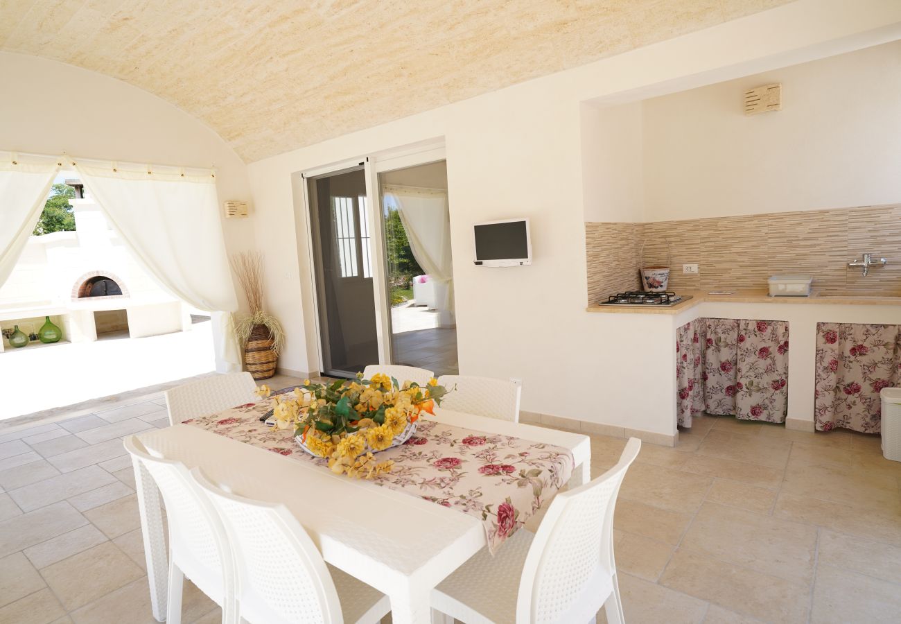 Trullo in San Michele Salentino - trullo lantane by Pugliadamre