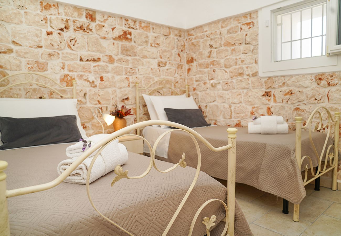 Trullo in San Michele Salentino - trullo lantane by Pugliadamre