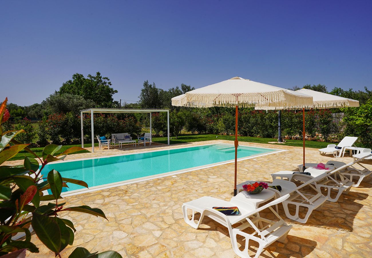 Trullo in San Michele Salentino - trullo lantane by Pugliadamre