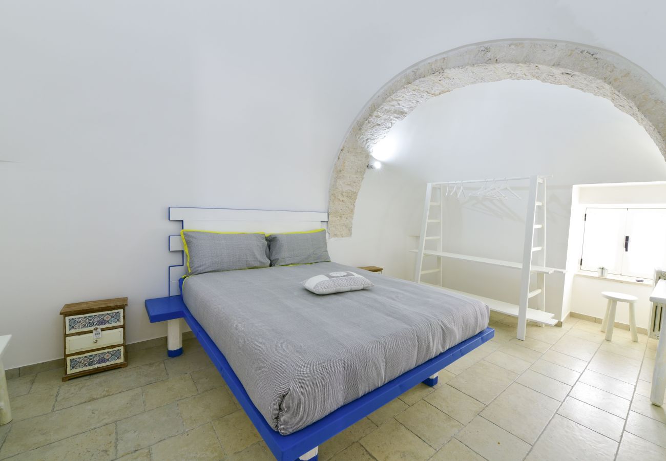 Trullo in Martina Franca - trullo nonna itria by pugliadamare 