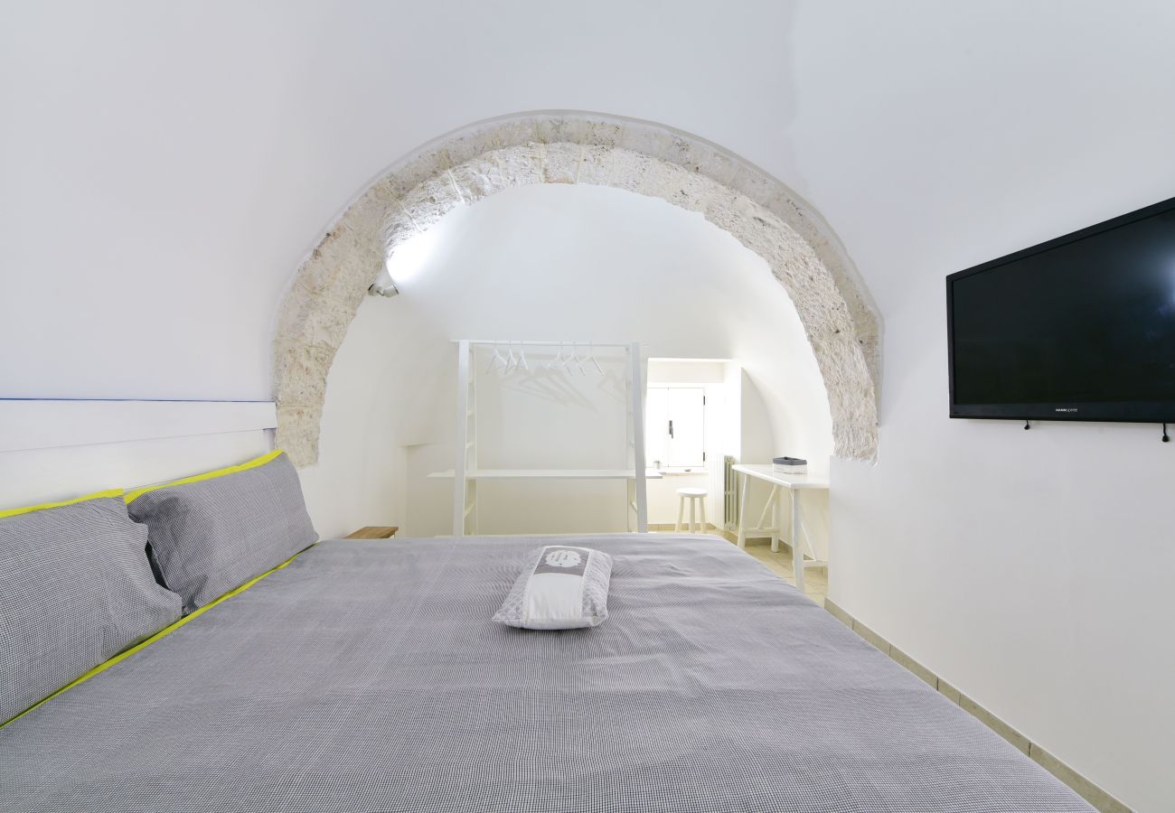 Trullo in Martina Franca - trullo nonna itria by pugliadamare 