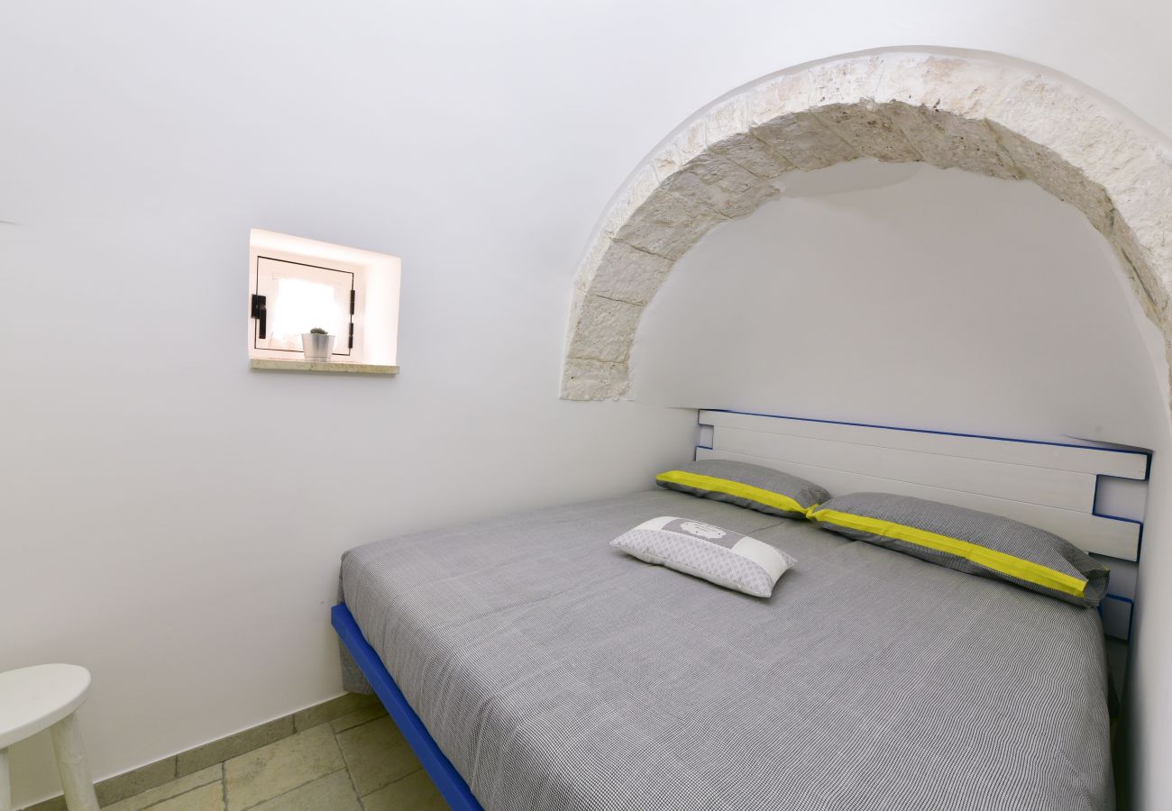 Trullo in Martina Franca - trullo nonna itria by pugliadamare 