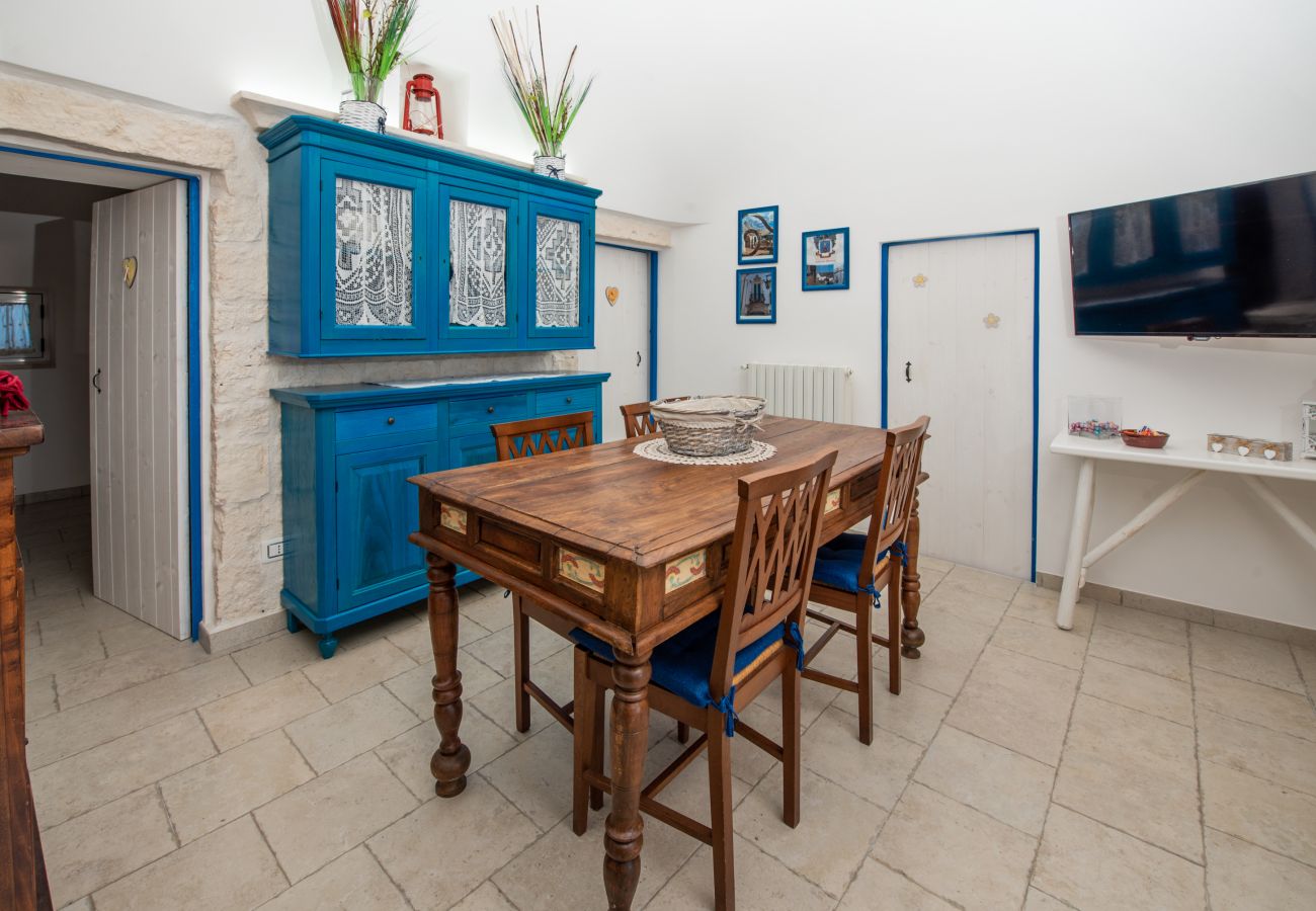 Trullo in Martina Franca - trullo nonna itria by pugliadamare 