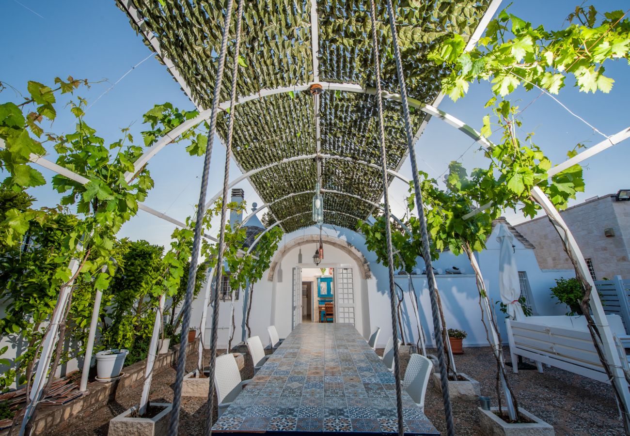 Trullo in Martina Franca - trullo nonna itria by pugliadamare 