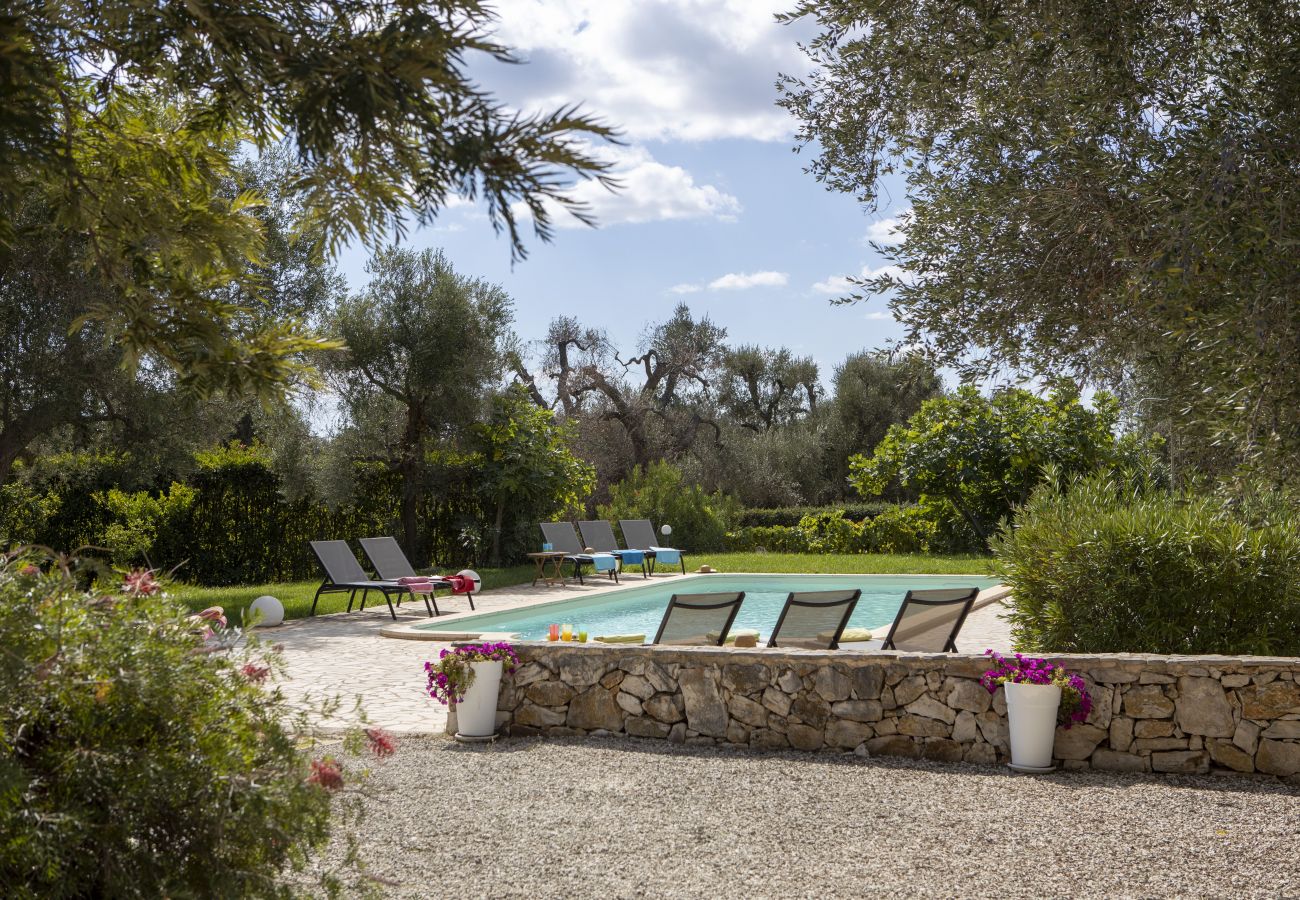 Residence in San Michele Salentino - Trulletto Corte degli Ulivi by Pugliadamare
