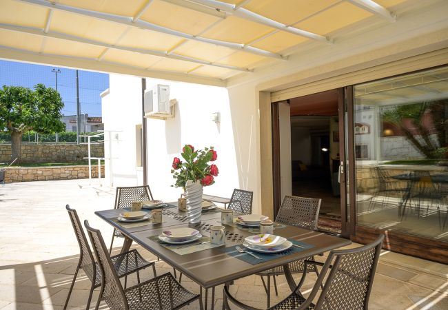 Villa in Martina Franca - Exclusive Modern Villa with Pool and Tennis Court – Martina Franca, Valle d’Itria Villa in Martina Franca - Exclusive Modern Villa with Pool and Tennis Court – Martina Franca, Valle d’Itria