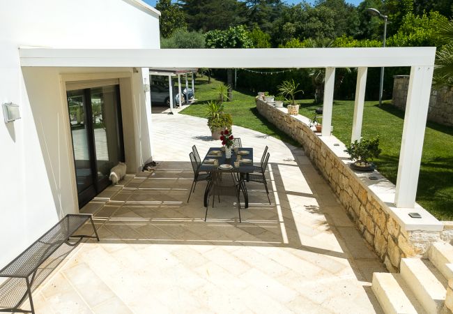 Villa in Martina Franca - Exclusive Modern Villa with Pool and Tennis Court – Martina Franca, Valle d’Itria Villa in Martina Franca - Exclusive Modern Villa with Pool and Tennis Court – Martina Franca, Valle d’Itria