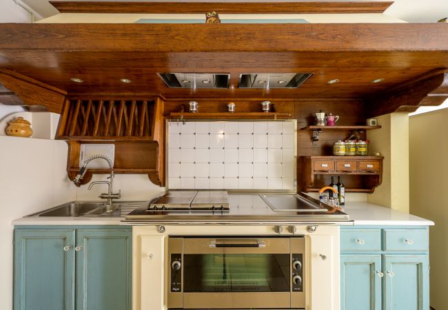 Villa in Martina Franca - Exclusive Modern Villa with Pool and Tennis Court – Martina Franca, Valle d’Itria Villa in Martina Franca - Exclusive Modern Villa with Pool and Tennis Court – Martina Franca, Valle d’Itria