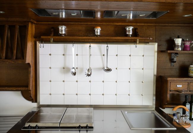 Villa in Martina Franca - Exclusive Modern Villa with Pool and Tennis Court – Martina Franca, Valle d’Itria Villa in Martina Franca - Exclusive Modern Villa with Pool and Tennis Court – Martina Franca, Valle d’Itria