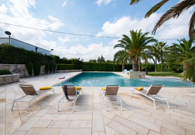 Villa in Martina Franca - Exclusive Modern Villa with Pool and Tennis Court – Martina Franca, Valle d’Itria Villa in Martina Franca - Exclusive Modern Villa with Pool and Tennis Court – Martina Franca, Valle d’Itria