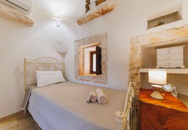 Trullo in Ceglie Messapica - Trullo Isabella by Pugliadamare Trullo in Ceglie Messapica - Trullo Isabella by Pugliadamare