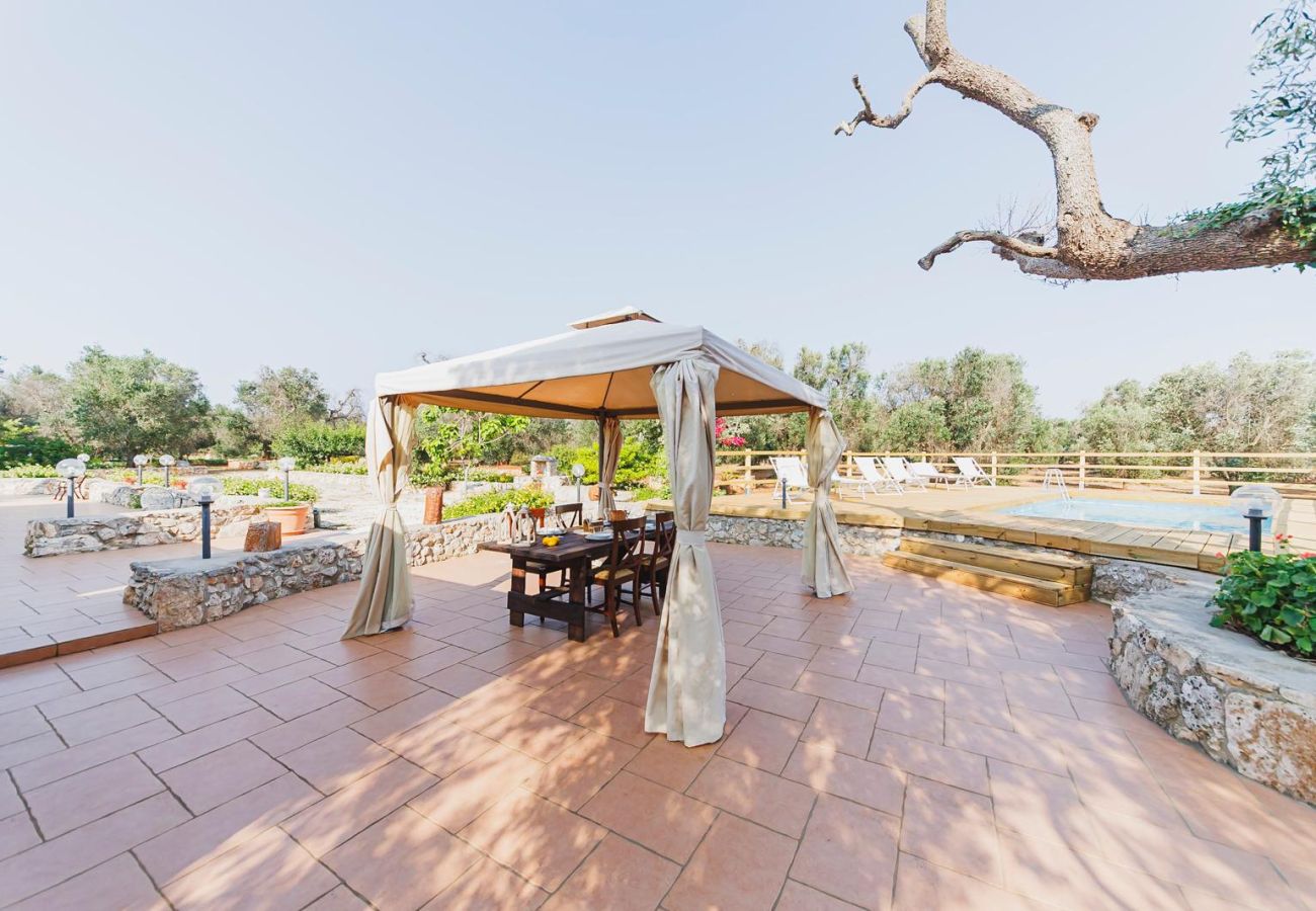Trullo in Ceglie Messapica - Trullo Isabella by Pugliadamare