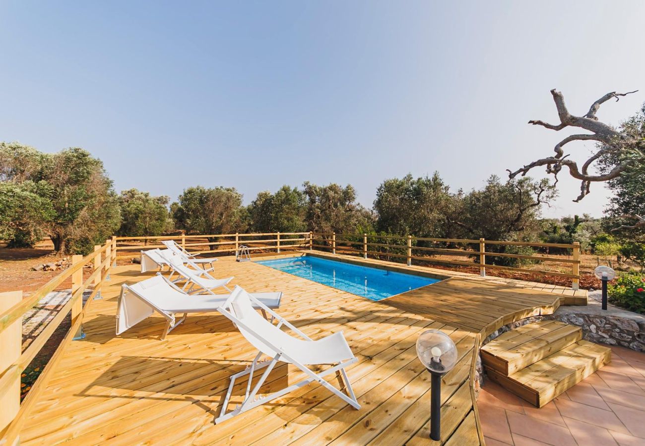 Trullo in Ceglie Messapica - Trullo Isabella by Pugliadamare