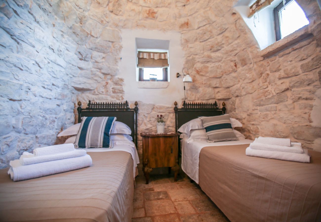 Trullo in Ceglie Messapica - Trullo Cinque Punte