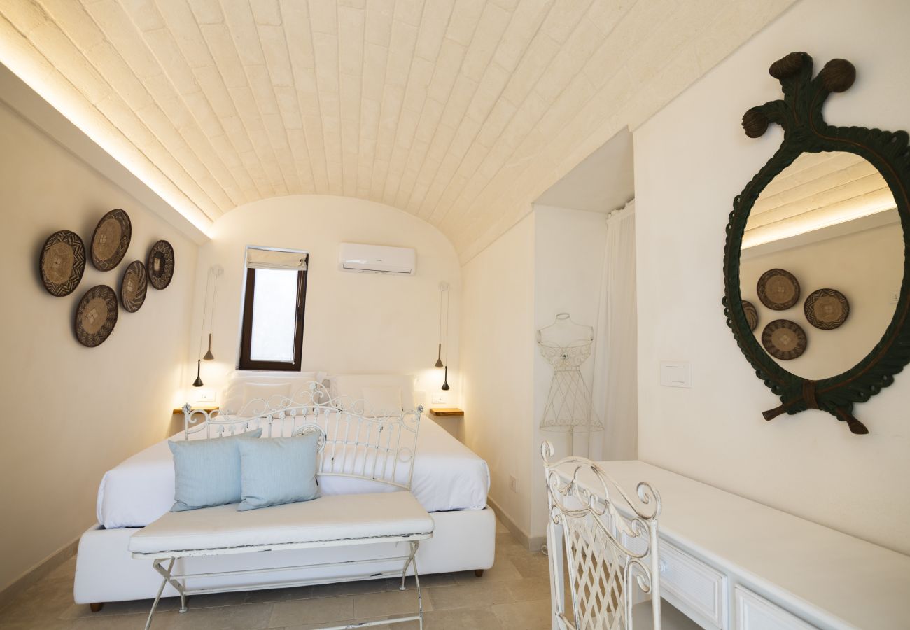 Rent by room in Latiano - Tramonto Room at Trullo Nido