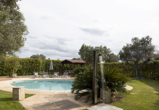 Trullo en San Vito dei Normanni - trullo raphael by pugliadamare Trullo en San Vito dei Normanni - trullo raphael by pugliadamare