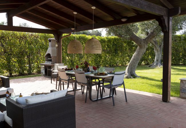 Trullo en San Vito dei Normanni - trullo raphael by pugliadamare Trullo en San Vito dei Normanni - trullo raphael by pugliadamare