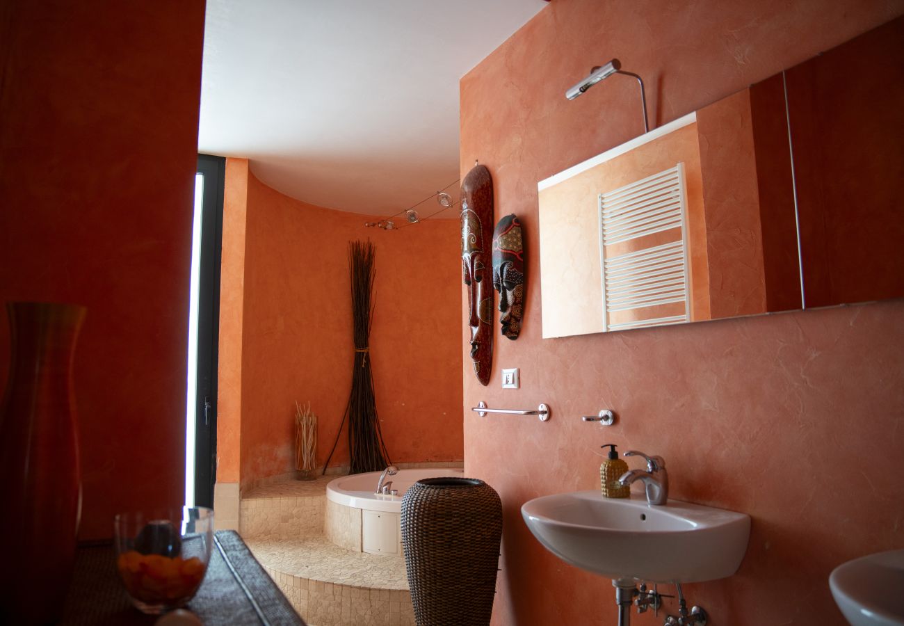 Villa en San Michele Salentino - Villa con parque y piscina en Pugliadamare