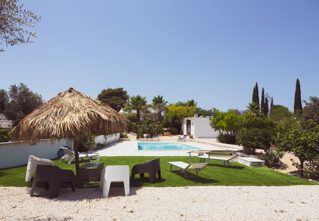 Trullo en San Vito dei Normanni - borgo della mimosa Trullo en San Vito dei Normanni - borgo della mimosa
