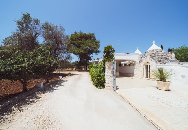 Trullo en San Vito dei Normanni - borgo della mimosa Trullo en San Vito dei Normanni - borgo della mimosa