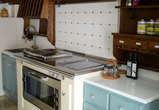 Villa en Martina Franca - Exclusiva villa moderna con piscina y pista de tenis – Martina Franca, Valle de Itria Villa en Martina Franca - Exclusiva villa moderna con piscina y pista de tenis – Martina Franca, Valle de Itria