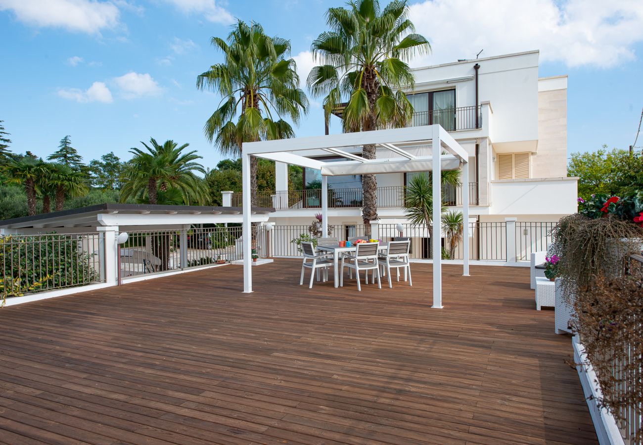 Villa en Martina Franca - Exclusiva villa moderna con piscina y pista de tenis – Martina Franca, Valle de Itria