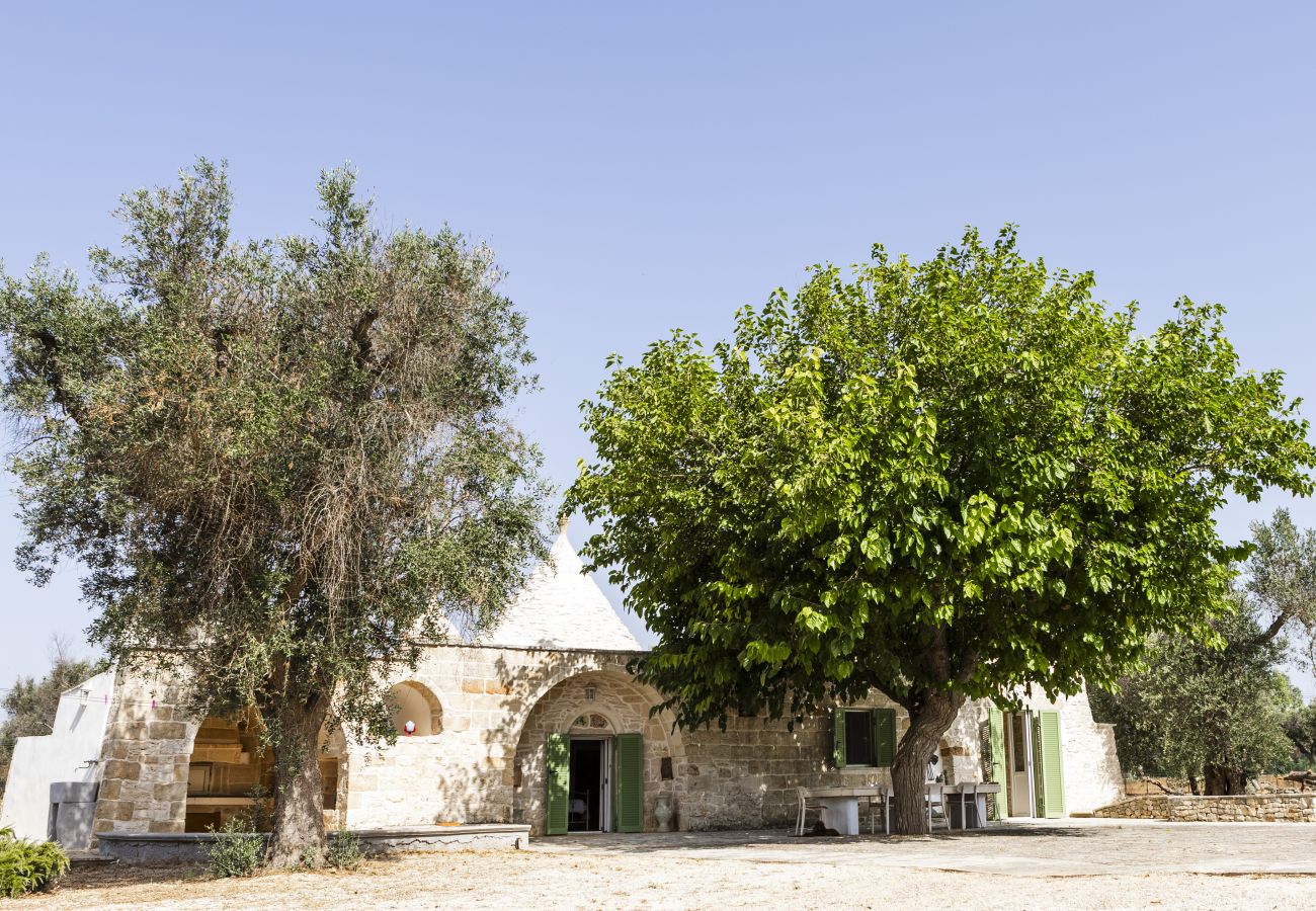 Trullo en San Michele Salentino - Trullo la mandorla by Pugliadamare