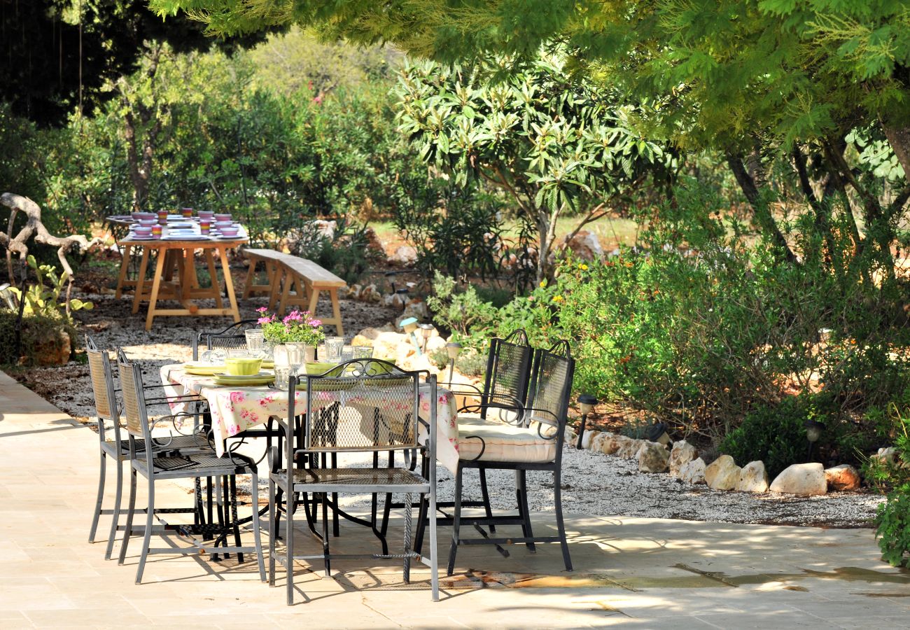 Trullo à San Michele Salentino - trulli mimosa by pugliadamare