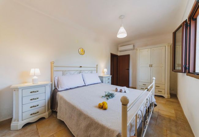 Trullo à Ceglie Messapica - Trullo Isabella by Pugliadamare Trullo à Ceglie Messapica - Trullo Isabella by Pugliadamare