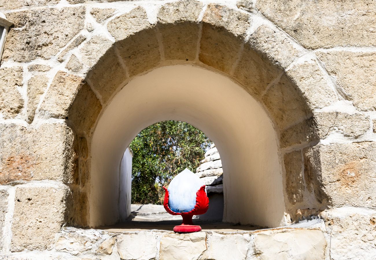 Trullo à San Michele Salentino - Trullo la mandorla by Pugliadamare